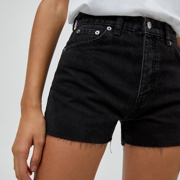 NWT PULL&BEAR Black Denim Jean Shorts Raw Hemline High Rise 30" Waist - Picture 10 of 15